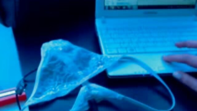 Doskonałe :  Nastoletnia Alice March z małymi cyckami lubi jeździć na twardym kutasie ostre darmowe filmy erotyczne Filmy dla dorosłych 