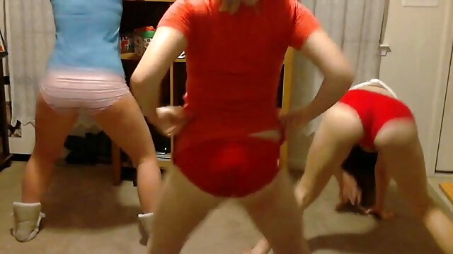 Doskonałe :  Ciemnowłosa mama Becky Bandini ostry sex filmy zostaje wyruchana przez dziurę w rajstopach Filmy dla dorosłych 