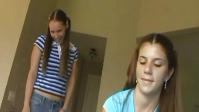 Doskonałe :  Mała Mina sex ostry filmy rucha się ze swoim chłopakiem w łazience Filmy dla dorosłych 